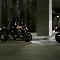 2014-Yamaha-MT-09-EU-Deep-Armor-Action-007.jpg